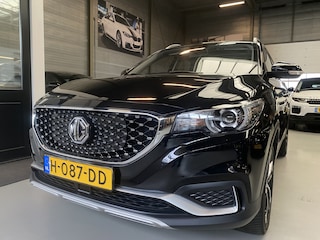 MG ZS Luxury 45 kWh ACC, Camera, Pano, Carplay