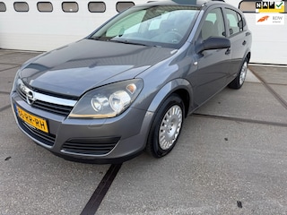 Opel Astra 1.6 Essentia