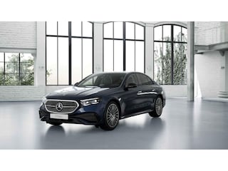 Mercedes-Benz E-klasse 300 e Sport Edition | AMG Line | Premium Pakket | Night Pakket | Winter Pakket | Panoramadak | Trekhaak | MBUX Superscreen | Burmester 4D Surround | 360° Camera | Augmented Reality voor Navigatie | DISTRONIC Afstandsassistent | Dodehoekassistent | Verkeersbordassistent | DIGITAL LIGHT | Elektrisch Verstelbare Stoelen + Memory | Stoelverwarming | Stuurverwarming | Sfeerverlichting | Apple CarPlay | Android Auto | Elektrisch Inklapbare Buitenspiegels | Parkeersensoren