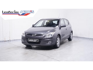 Hyundai i30 1.6i Dynamic Airco Trekhaak