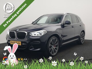 BMW X3 xDrive30e M Sport Plug In Hybrid 293pk Dealer O.H. PHEV | Trekhaak Af Fabriek | Head Up | 360 Camera | Adaptief Onderstel | Lederen Sportstoelen & Stuur Verwarmd | Sfeerverlichting | Keyless | Blis | Navigatie | DAB | Virtual |