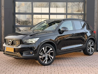 Volvo XC40 1.5 T5 Recharge R-Design | LED | Trekhaak | Pano | Stoelverwarming voor & achter | Stuurverwarming | BLIS | Xenium | IntelliSafe | Vol |