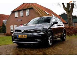 Volkswagen Tiguan 2.0 TDI 4Motion Highline Aut. | 3x R-line | Panorama | Adaptief | Trekhaak | Stoelverwarming | Virtual Dash. |