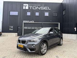 BMW X1 XDrive20i Centennial High Executive / Automaat / Trekhaak / Navi / 18" Inch LMV