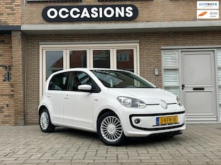 Volkswagen Up 1.0 High Up! BlueMotion | Navigatie | Cruise Control