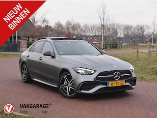 Mercedes-Benz C-klasse 300 e AMG Line | Panoramadak | Trekhaak | Camera | Sfeerverlichting | Burmester |