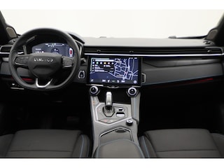 Lynk & Co 01 1.5 Two-Tone, 360° Camera, Panoramadak, Zwarte hemel, ACC, Keyless, PDC, LED, 20''