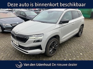 Skoda Karoq 1.5 TSI ACT 150pk DSG Sportline Business Camera digitaal display Matrix LED privacy glass
