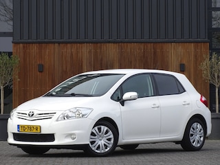 Toyota Auris 1.6 132pk / luxe pakket
