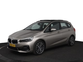 BMW 2-serie Tourer 218i High Executive |NAP |1e eigenaar | Automaat | Pano | HUD | Stoelverwarming | Camera