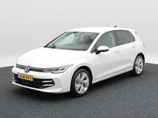 Volkswagen Golf 1.5 eHybrid Life Edition | Trekhaak | Camera | Stoel & Stuurverwarming | Adaptieve Cruise Control |