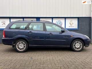 Ford Focus Wagon 2.0-16V Ghia 2003 91250km NWE.APK 1950EU