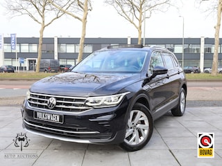 Volkswagen Tiguan 1.4 TSI eHybrid PHEV 245PK | Panoramadak | Virtual | Keyless | Camera | IQ Light Matrix | Elektrische kofferklep |