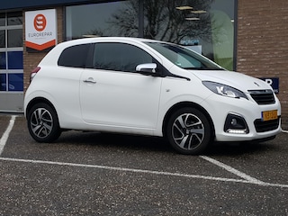 Peugeot 108 1.0 e-VTi 72pk 3D Allure Navigatie via Apple Carplay & Android Auto | Achteruitrijcamera | KEYLESS | Climate control | Bluetooth | 15inch LM-velgen