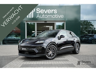 Porsche Macan 100 kWh | Luchtvering | Panoramadak | Adaptieve cruise control | Trekhaak elektrisch | Bose Surround Sound | Comfortstoelen |