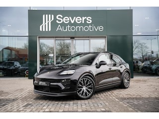 Porsche Macan 100 kWh | Luchtvering | Panoramadak | Adaptieve cruise control | Trekhaak elektrisch | Bose Surround Sound | Comfortstoelen |