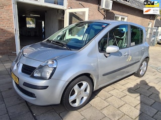 Renault Modus 1.6-16V Dynamique LEES BESCHRIJVING