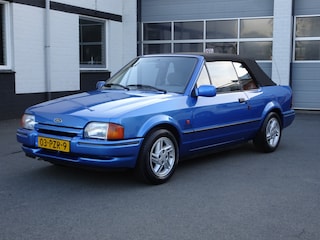 Ford Escort Cabrio 1.6 XR3 Inj. Licht metalen velgen, elektrische ramen, centrale vergrendeling, top staat.