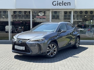 Lexus UX 250h F Sport Line | Facelift, Head up display, Blind Spot, 18 inch, Parkeersensoren, Stoel + Stuurverwarming, Groot scherm