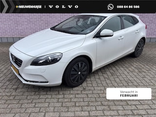 Volvo V40 2.0 T2 Nordic+ | Standkachel | Navigatie | Parkeersensoren achter | Bi-xenon koplampen | Stoelverwarming | Cruise control | Voorruitverwarming | Volvo On Call | Climate control |