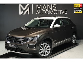 Volkswagen T-Roc 1.5 TSI / PANODAK / ACC / CAMERA / CARPLAY / STUUR+STOELVERW