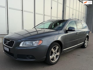 Volvo V70 2.5T Summum, 138dkm! Netto € 12.750 ex btw.