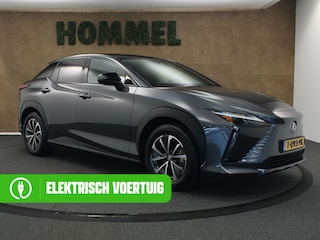 Lexus RZ 450e Executive Line 71 kWh - SOH 96,9 % !!!!- ORIGINEEL NEDERLANDSE AUTO - AFNEEMBARE TREKHAAK - TREKGEWICHT 750 KG - AFKOMSTIG VAN 1E EIGENAAR - 3 FASE - 2 LAADKABELS - LEDEREN BEKLEDING - BEIDE VOORSTOELEN ELEKTRISCH VERSTELBAAR - VOORSTOELEN VERWARMD - STUUR VERWARMD - PANORAMADAK - CAMERA - PARKEERSENSOREN VOOR/ ACHTER - DODEHOEK DETECTIE
