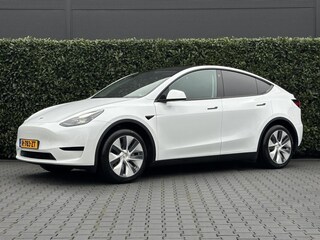 Tesla Model Y RWD 58 kWh, NL AUTO, NAP LOGISCH, AUTOPILOT, PANORAMADAK, LEDER/ALCANTARA, CRUISE, STOEL/STUUR/ACHTERBANK VERWARMING, CLIMATE CONTROL, ELEKTRISCHE STOELEN, LICHTMETAAL 19"