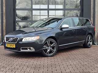 Volvo V70 1.6 T4 Limited Edition | Xenon | Navi | Stoelverwarming | Trekhaak | Leder | All-seasons | PDC |