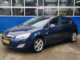 Opel Astra 1.6 Edition / Trekhaak / Cruise control / Navigatie / Airco / Lichtmetalen velgen / Origineel NL / NAP