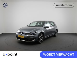 Volkswagen Golf E-DITION 136 pk | Navigatie | Warmtepomp | Parkeersensoren | Adaptieve cruise control | Keyless | Stoelverwarming |