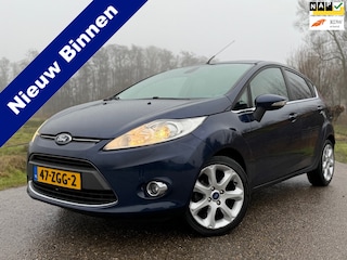 Ford Fiesta 1.25 Titanium / Leder / Stoelverwarming / Clima / 15" Velgen / Trekhaak / PDC / Cruise / A-Z onderhouden /