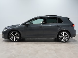Volkswagen Golf 1.5 eHybrid 204pk Life Edition Panorama Ergo Camera 18"velgen Trekhaak 122