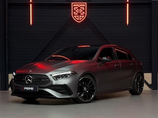 Mercedes-Benz A-klasse 180 AMG Line |PANO|MATKLEUR|AMBILIGHT|19"