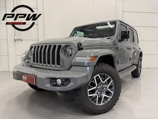 Jeep Wrangler Unlimited 4xe 380 Sahara SkyOne STING-GREY/CUSTOM PPW EDITION/ZWART-LEER/LED/ALPINE-AUDIO/ACC/STOEL&STUURVERW/AFN.TREKHAAK/UNIEK AUTO/ONE OF A KIND/BTW-AUTO