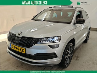 Skoda Karoq 1.5 TSI 150pk Automaat Sportline Business | Panoramadak | Trekhaak | Comfortpakket | Stoelverwarming | Camera |CarPlay