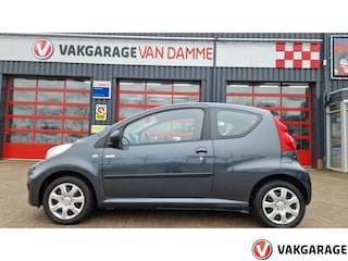 Peugeot 107 1.0-12V Millesim 200