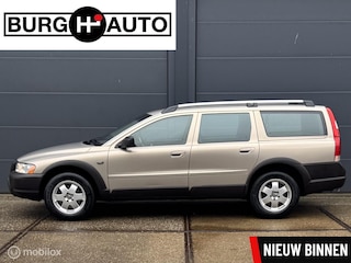 Volvo XC70 2.5 T AWD Kinetic - TREKHAAK - ECC - CRUISE CONTROLE - LM VELGEN - BLUETOOTH - PARKEERSENSOREN - 1800 KG TREKGEWICHT - NAP - NL AUTO - APK 18-01-2027 -