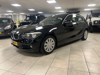 BMW 116i Business Lederen bekleding, Airco, Cruise controle, Parkeersensoren.