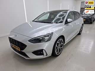 Ford Focus 1.5 EcoBoost ST Line X Business 150PK / Pano-Dak / Winterpack / Adapt.LED / 18"LMV / = SUPER !!