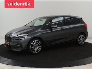 BMW 2-serie Tourer 220i Sport Line | Camera | Sportstoelen | Full LED | Navigatie | Park Assist | 18'' | Climate control | Bluetooth | Cruise control