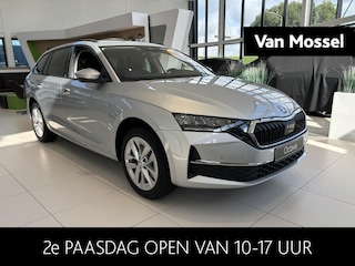 Skoda Octavia Combi 1.5 TSI MHEV First Edition 115 PK | Automaat | LED Koplampen | Apple Carplay/Android Auto | Achteruitrijcamera | Climate Control | Cruise Control | Lodge interieur | Elektrische achterklep | Keyless-Entry | Privacy Glass | Parkeersensoren | Lichtmetalen velgen | €10.624,- Actiekorting! | PRIJS = NETTO RIJKLAAR! | Direct leverbaar! |