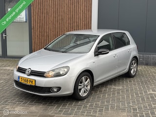 Volkswagen Golf 1.2 TSI Highline BlueMotion| camera| CarPlay