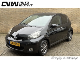 Toyota Aygo 1.0 12V Dynamic | 5-deurs | Airco | Bluetooth | Toerenteller | Centrale deurvergrendeling | 14 inch LMV | Elektrische ramen | Origineel Nederlandse auto met 135.000km NAP!