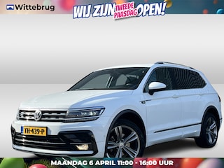 Volkswagen Tiguan 1.4 TSI Highline Business R 7p. / Digitaal dashboard / Pano / Leder / Navigatie / Camera / Parkeersensoren V+A /