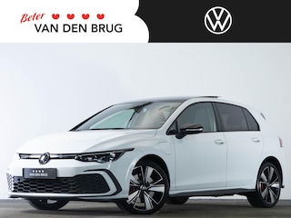 Volkswagen Golf GTE 1.4 245 PK eHybrid DSG | LED IQ | Black Style | Panoramadak | Side Assist | Stoel & Stuurverwarming | Keyless |