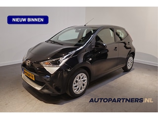 Toyota Aygo 1.0 VVT-i x-play - Apple Carplay/Android Auto - Achteruitrijcamera - Cruise