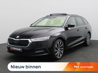 Skoda Octavia Combi 1.4 TSI iV PHEV Business Edition 204PK DSG SOH 94%, Pano-Schuifdak, Trekhaak, 18" LM Velgen, Stoel-Stuurverwarming, Voorruitverwarming, Keyless, Achteruitrijcamera