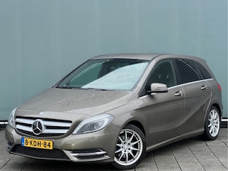 Mercedes-Benz BWJ 2013 | 200 157PK Ambition AUTOMAAT | TREKHAAK| LEER | STOELVERW | CLIMA | CAMERA | XENON | NAVI | EL STOELVERSTL. |