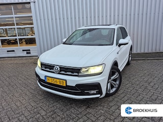 Volkswagen Tiguan 1.5 TSI ACT Highline Business R 150 pk DSG/AUTO | Panorama-dak | Trekhaak elecktrisch | Parkeer assistent | Navigatie Achteruitrijcamera | 19"LMV